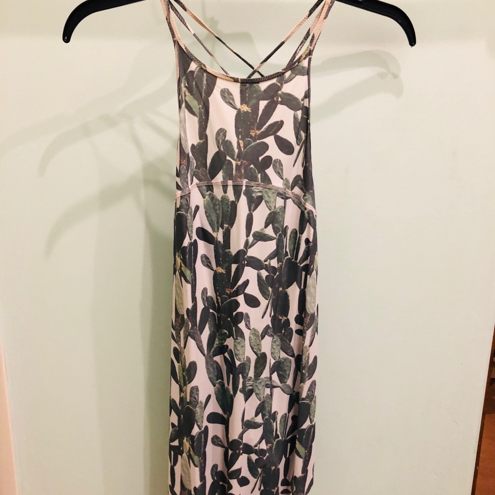 Lululemon cactus print tank